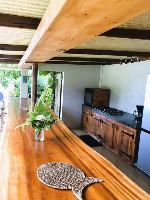 Bungalow Tiarii, Avec Acces Direct A Une Plage Privee Tevaitoa Exterior photo